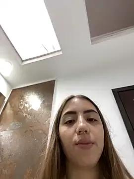 leda_swan on StripChat