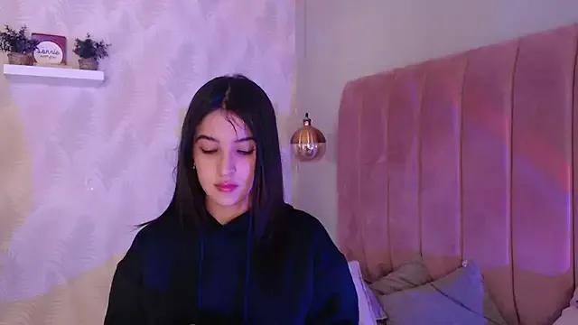 LeenaBrown on StripChat 