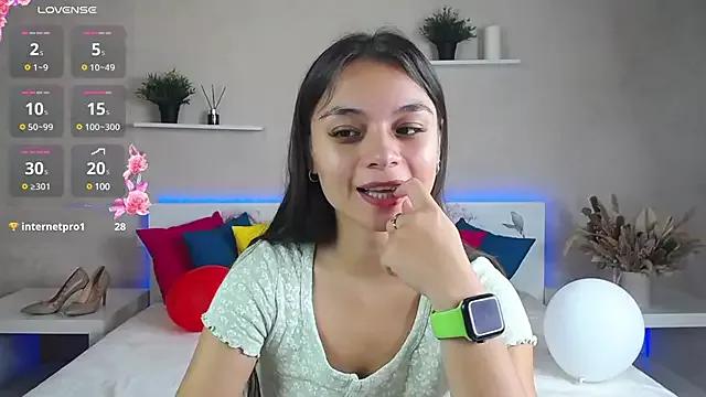 Leila_Hefner on StripChat 