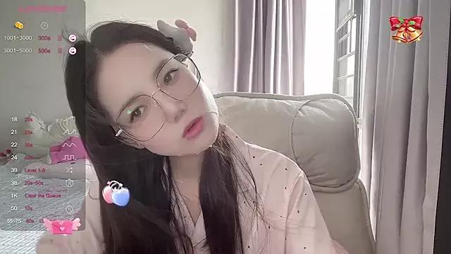 LeLe-666 on StripChat 