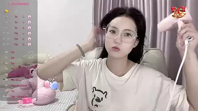 LeLe-666 on StripChat 