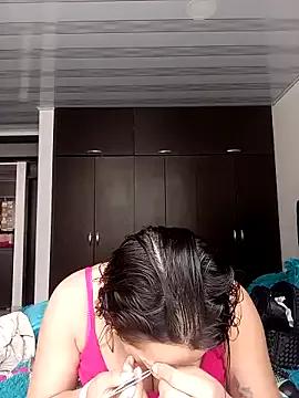 Lesly_10- on StripChat 