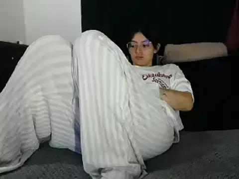 lessliee22_ on StripChat 