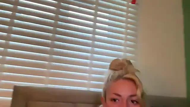 Leylah_Linda on StripChat 