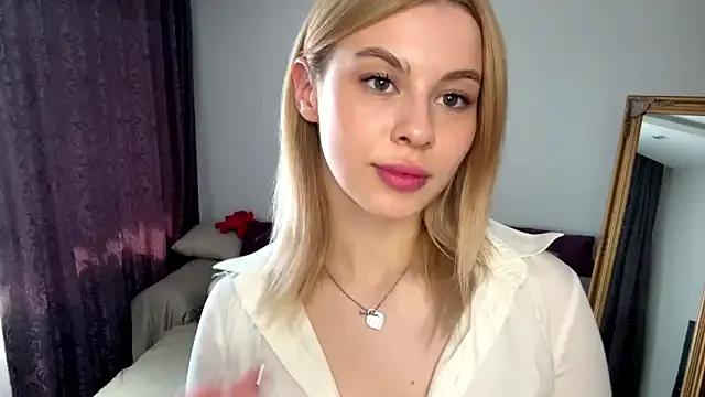 Lil_Elisa on StripChat 