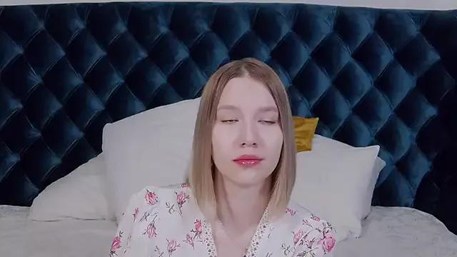 LiliLinn on StripChat 