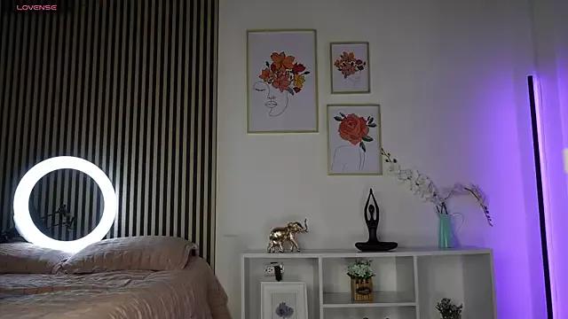 LillyDolls23 on StripChat 