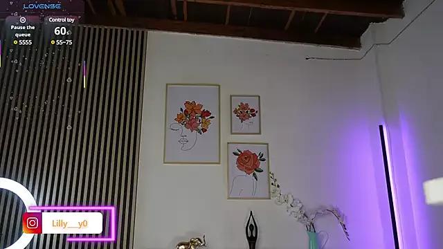 LillyDolls23 on StripChat 