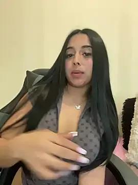 LilMisIndianx on StripChat 