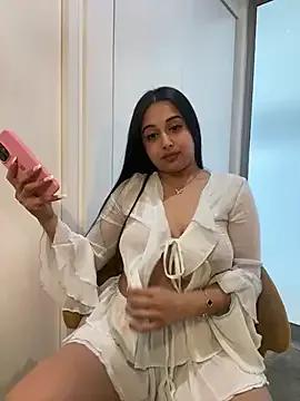 LilMisIndianx on StripChat 