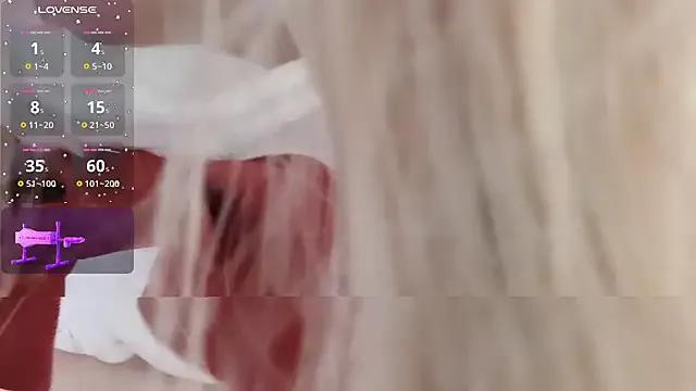 Lily_2k6 on StripChat 