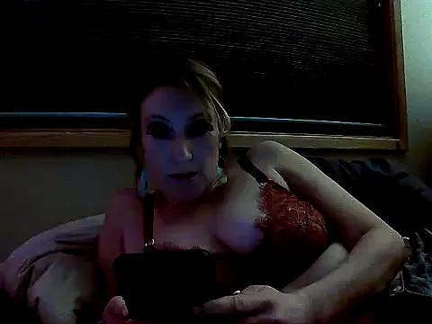 lilyhornyhousewife on StripChat 