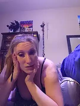 lilyhornyhousewife on StripChat 
