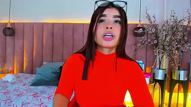 LilyRoxi on StripChat 