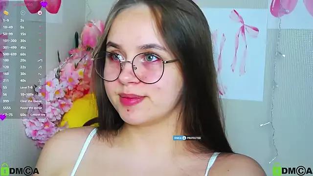Lilysweet13 on StripChat 