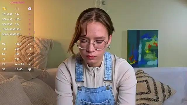 LinnGee on StripChat 