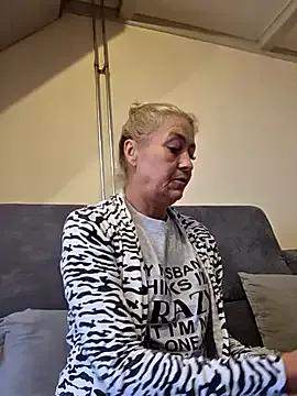 lisalustjouw — Ga ik naakt kom spuitend klaar deepthroa