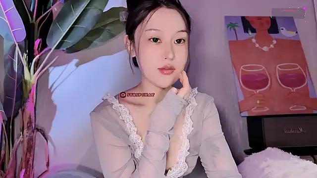 LisaNeverDie on StripChat