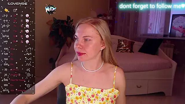 LiSinDoll on StripChat 