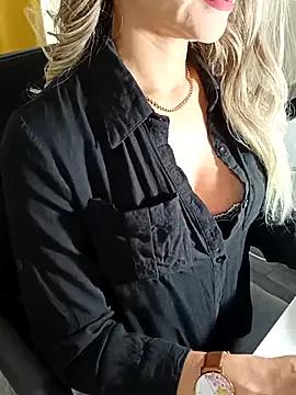 lisshorn on StripChat 