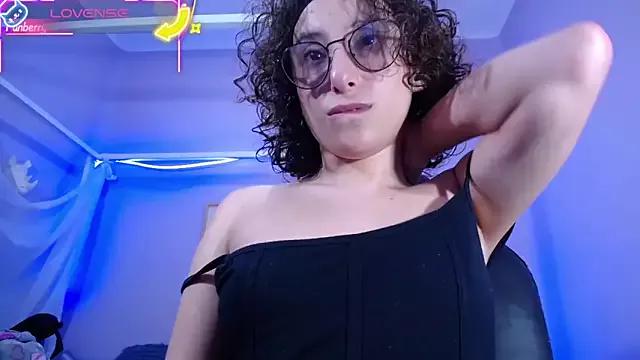 little__amy_ on StripChat 