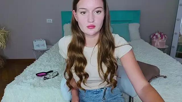 little__cut1e on StripChat 