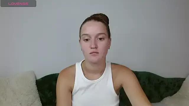 little__cut1e on StripChat 