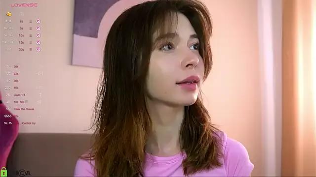 LittleOriana on StripChat 