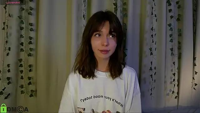 LittleOriana on StripChat 