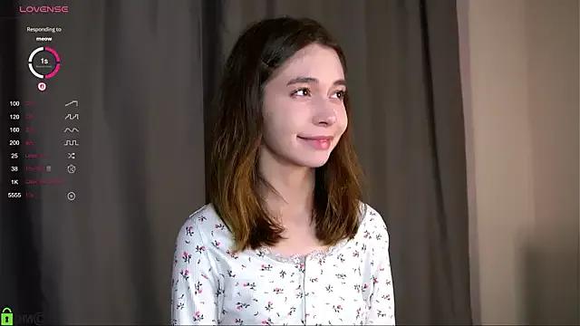 LittleOriana on StripChat 
