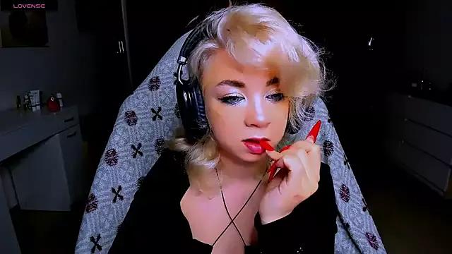 littleSiyfairy on StripChat 