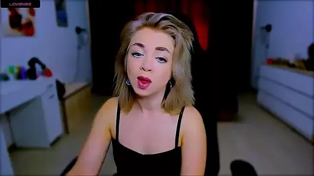 littleSiyfairy on StripChat 