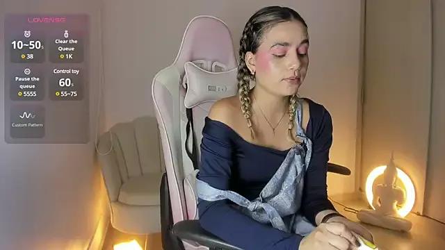 LittleSofia_ on StripChat 