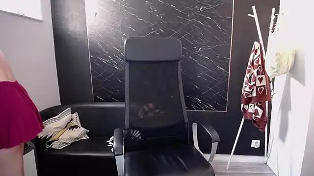 littleviki7 on StripChat 