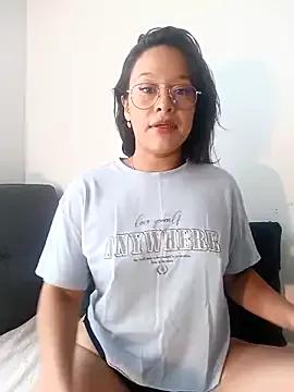 Liulee2 on StripChat 