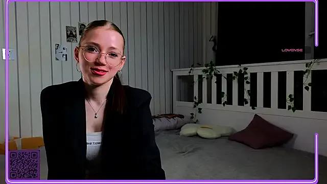 LizbethGirling — hand bra 3 min