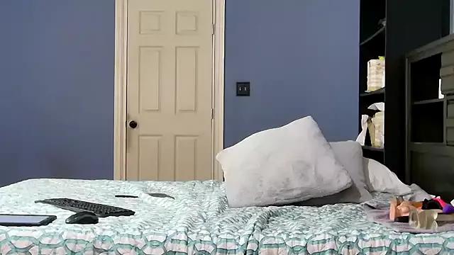 LizzyRU on StripChat 