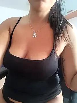 lola1519 on StripChat 