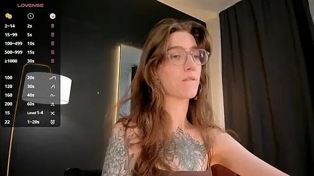 Lola_Missy on StripChat 