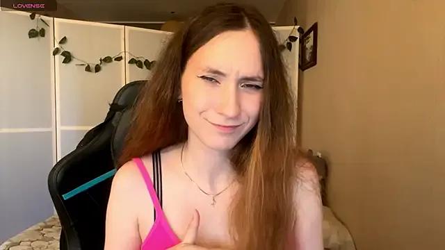 LolaalolaY on StripChat