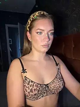 Lolababydoll on StripChat 