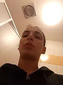 LolaDangerreal on StripChat 