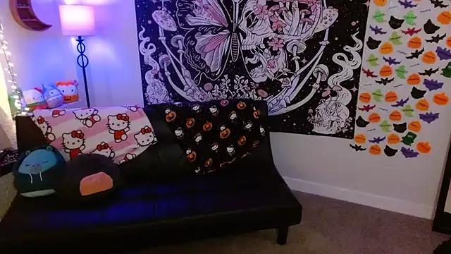 LolaWilde — 10min TOPLESS+SHOT