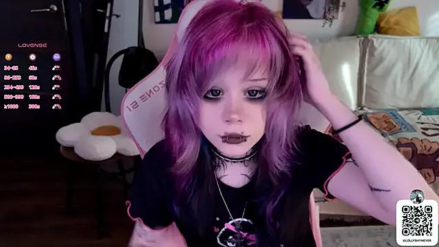Lollyshy on StripChat 