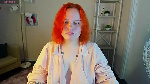 Looly_Rise on StripChat 