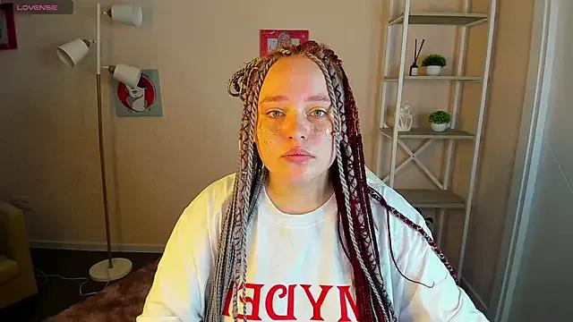 Looly_Rise on StripChat 