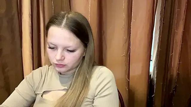 loveflowersss on StripChat