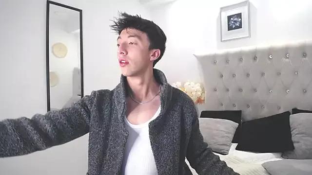 LuccaNoir on StripChat 