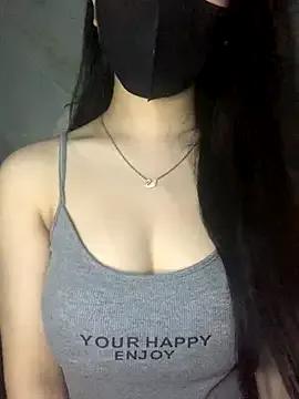 Lyly11 on StripChat 