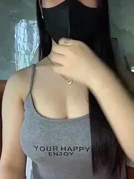 Lyly11 on StripChat 